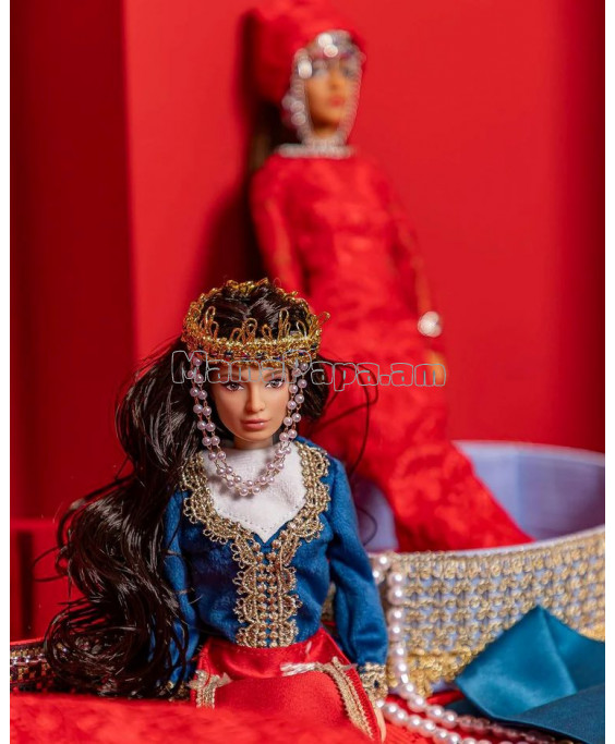 Տիկնիկ «Barbie»  Կարին